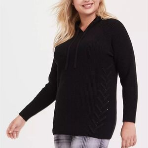 TORRID 1(14/16). BLACK SWEATER KNIT HOODIE. RIBBED LACE UP RAGLAN SLEEVES TUNIC.